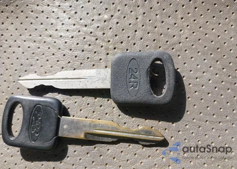 2002 Ford Econoline E150 Van из США, поврежденный, VIN 1FTRE14W32HA55270